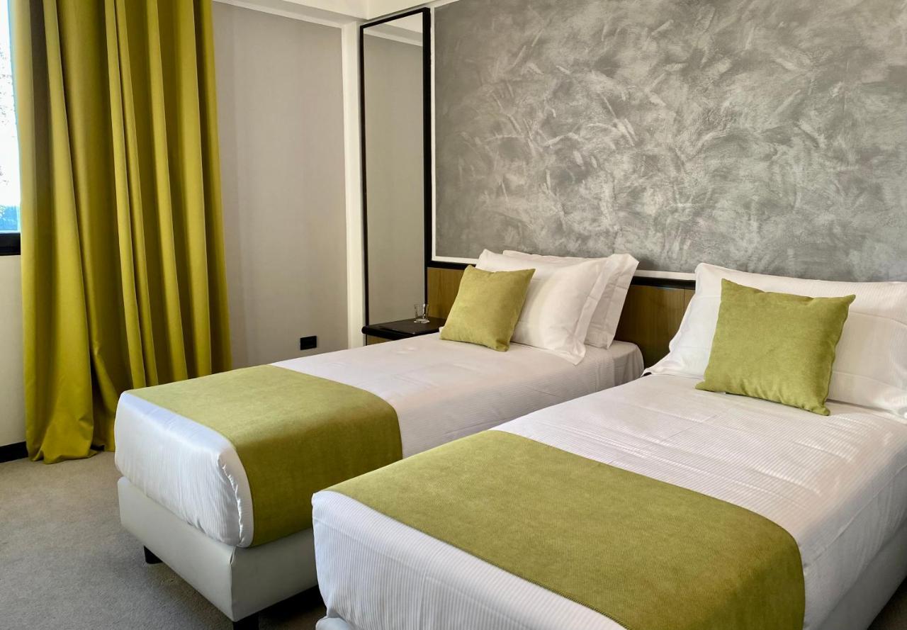 Hotel Gardenia Fiera Cermenate Esterno foto